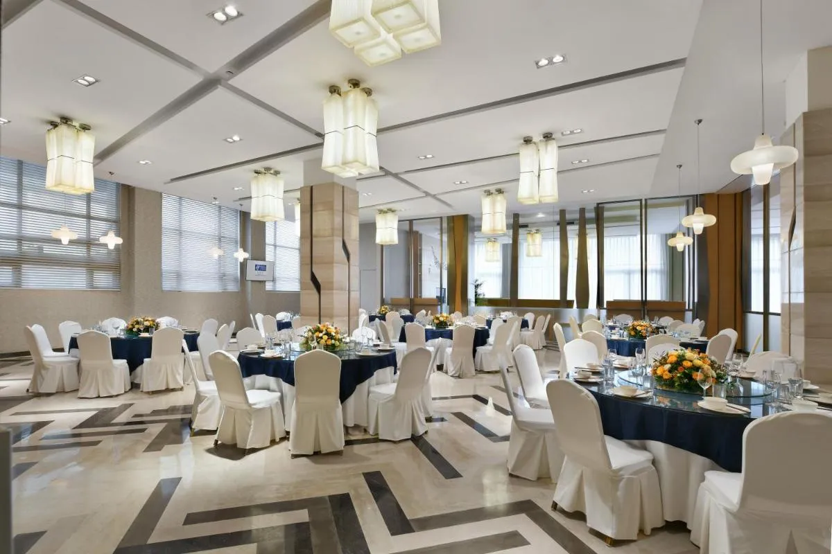 Image 3 of Holiday Inn Express Chengdu Huanhuaxi, an IHG Hotel