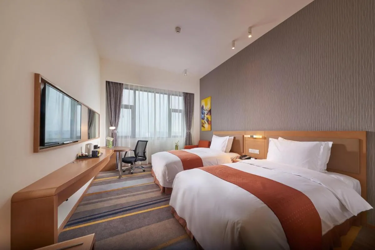 Image 1 of Holiday Inn Express Chengdu Huanhuaxi, an IHG Hotel