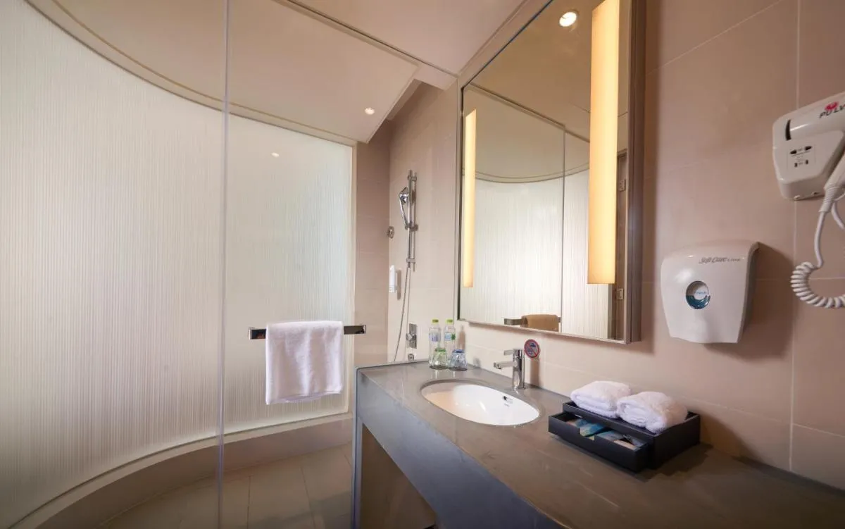 Image 2 of Holiday Inn Express Chengdu Huanhuaxi, an IHG Hotel
