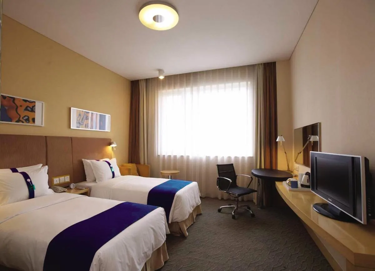 Image 2 of Holiday Inn Express Chengdu North Railway Station, an IHG Hotel