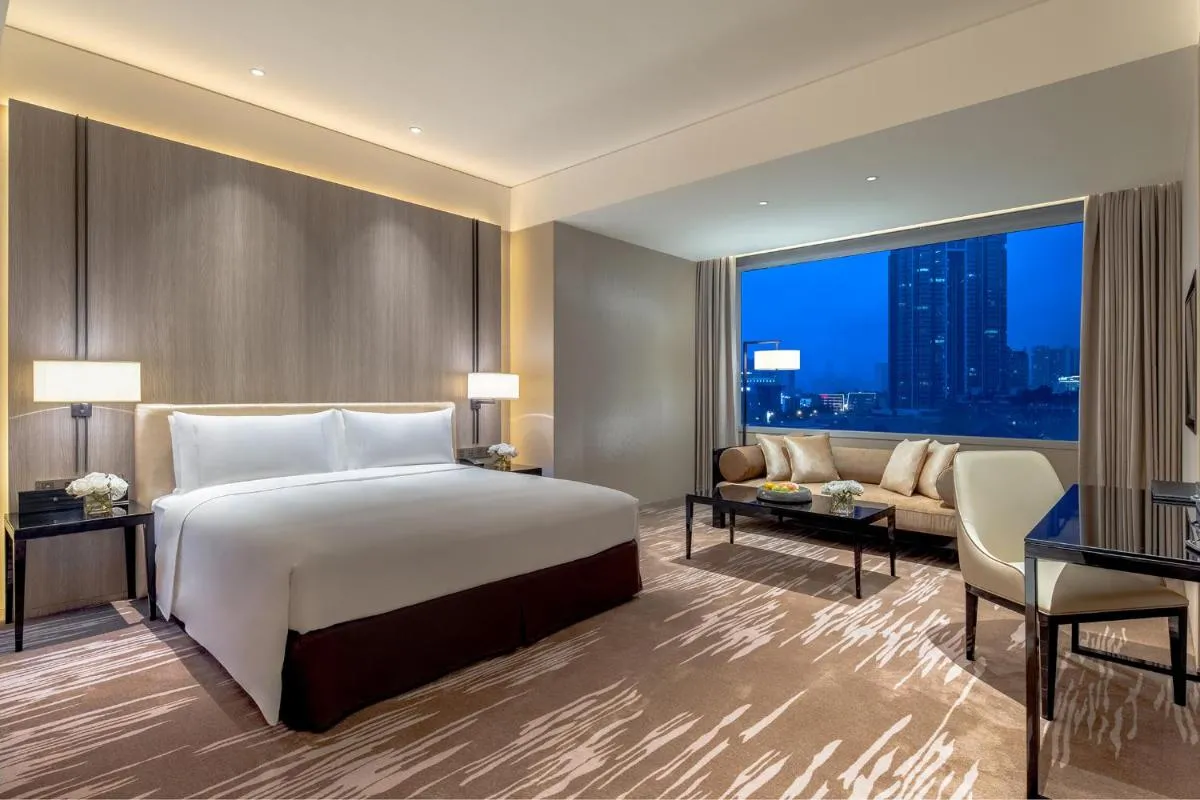 Image 3 of Niccolo Chengdu