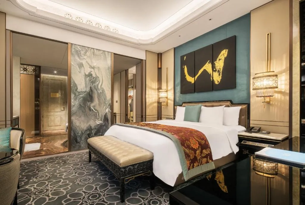 Image 2 of Wanda Reign Chengdu