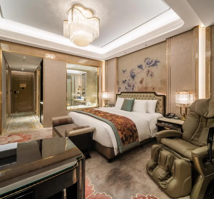 Image 1 of Wanda Reign Chengdu